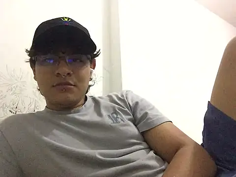xhecho uzumaki online show from June 15, 4:59 am