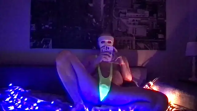 lucky alfie hng online show from April 11, 8:23 pm