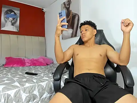 oliver evans  online show from April 12, 10:32 pm