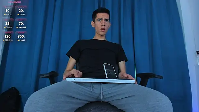 nezonx online show from April 18, 2:40 pm