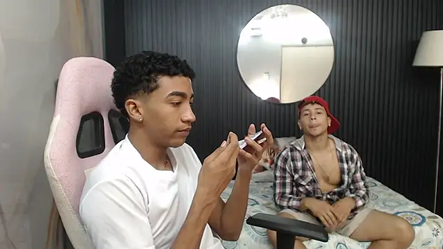 goldenjyj online show from April 16, 2:17 pm