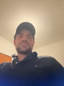 andreadgllll online show from April 23, 12:04 am