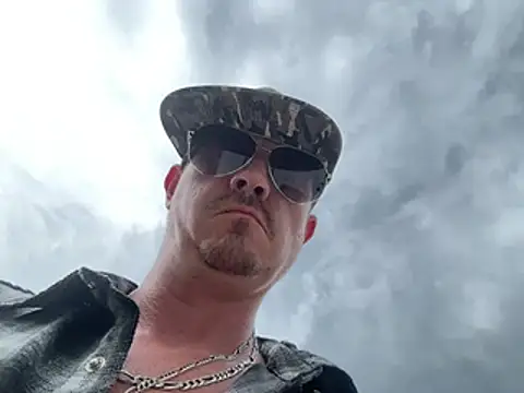 BigDawgzbite69 online show from July 11, 9:06 pm