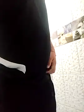 morequiere online show from April 24, 1:30 am