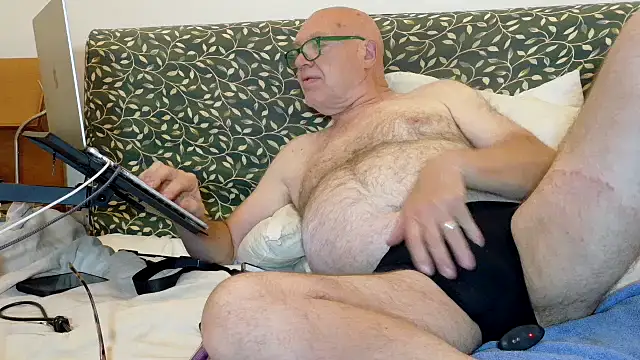 KinkCentral online show from July 6, 9:05 pm