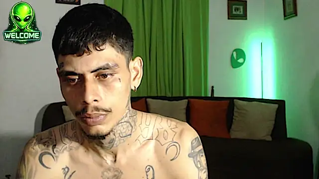 alpha zom online show from June 21, 4:18 am