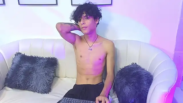FelimWhite online show from May 4, 8:10 pm