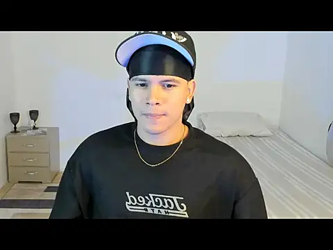 sant wahlberg online show from May 29, 5:06 am