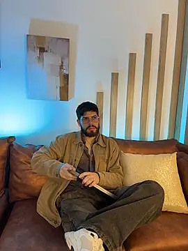 DomBoy  online show from June 1, 8:09 pm