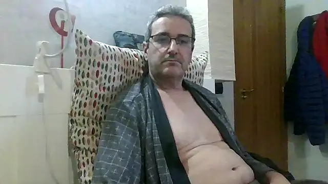 Snapshot of chorche4 chatting on May 8, 5:35 pm chorche4 online show from May 8, 5:35 pm