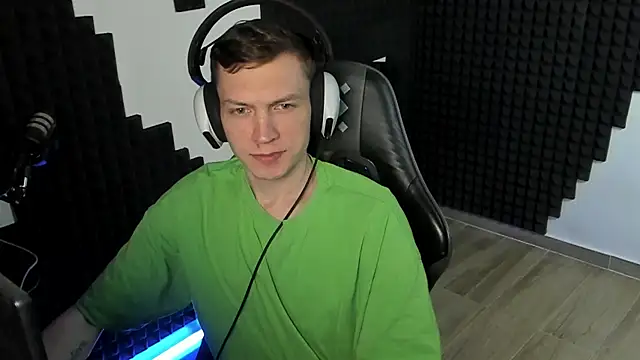 More than friend online show from June 15, 3:37 pm