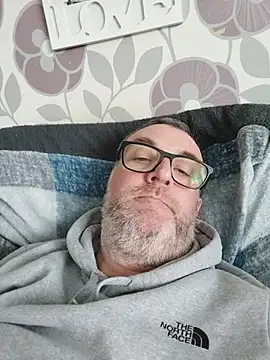 bigdickpeter78 online show from May 21, 6:12 pm