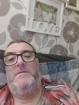 bigdickpeter78 online show from May 19, 8:48 pm