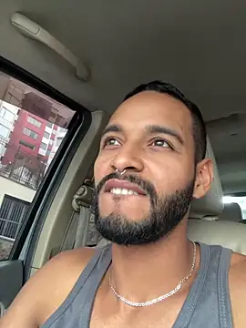 bigblack0111 online show from June 13, 9:56 pm