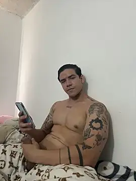 lukejones01 online show from June 4, 5:30 pm