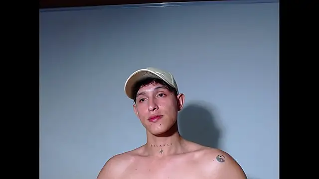 rowanbig online show from July 14, 1:18 am