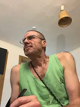 Snapshot of Greg0ri73 chatting on June 25, 3:20 am Greg0ri73 online show from June 25, 3:20 am