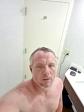 sneakypeteyo1 online show from June 24, 4:26 am