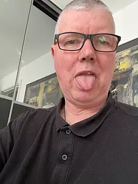 cumboy online show from April 24, 2:52 pm