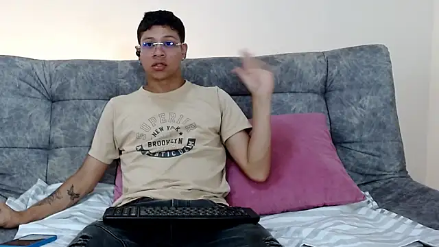 axel bcock online show from June 25, 10:57 pm