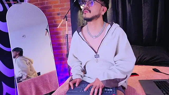 Zayn Bellmont online show from July 14, 1:40 am