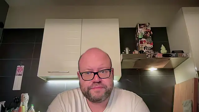 theitalianbear online show from April 12, 4:15 am