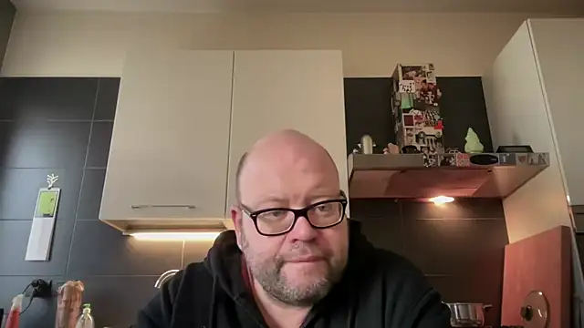 theitalianbear online show from April 1, 7:54 am