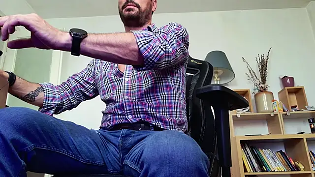 ChrisKox online show from June 7, 3:46 am