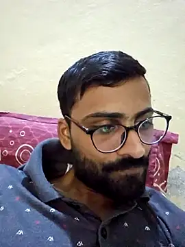 Snapshot of krishna8035 chatting on February 27, 4:52 am krishna8035 online show from February 27, 4:52 am