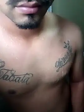 Snapshot of garoto1997 chatting on October 29, 6:22 pm garoto1997 online show from October 29, 6:22 pm