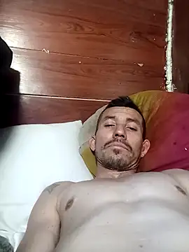 Snapshot of Serapitocojelon chatting on October 17, 12:25 am Serapitocojelon online show from October 17, 12:25 am