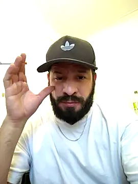 Snapshot of juanci_to chatting on October 18, 11:15 am juanci to online show from October 18, 11:15 am