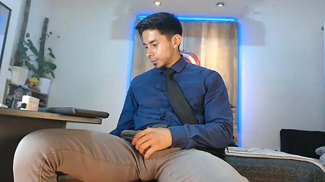 Andrew 4  online show from February 14, 3:01 am