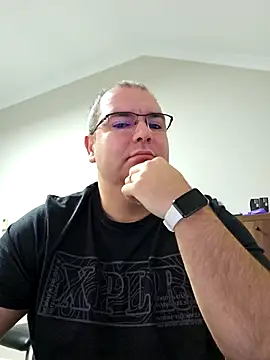 Andrew1900529 online show from November 3, 5:33 am