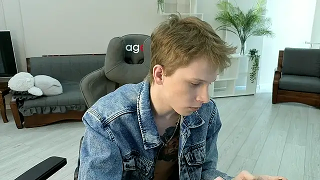 arlekincrop online show from December 19, 5:48 am