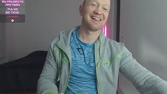 kevintyler69 online show from April 14, 2:00 am