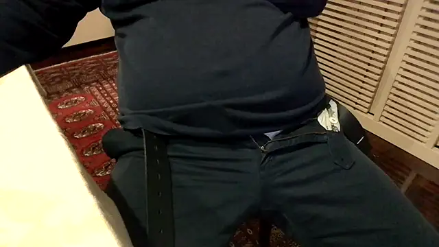 polloiw online show from April 18, 8:42 pm