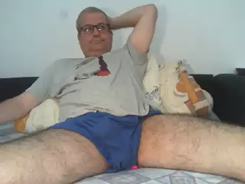 greeneyeshot12 online show from October 9, 11:48 am