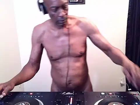 longdick4you8686 online show from June 8, 1:28 am