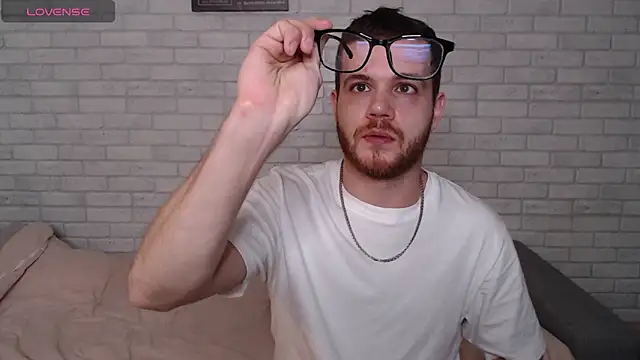 Alexxx horny online show from April 14, 5:01 pm