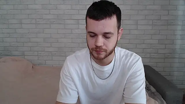 Alexxx horny online show from April 9, 7:03 am