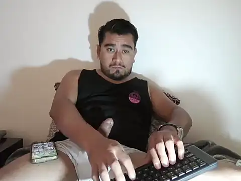 youmanhorny online show from July 7, 6:47 am