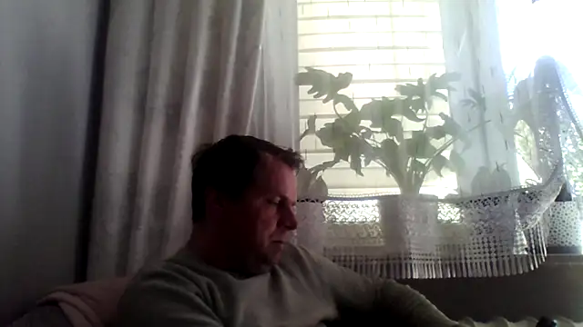 grzes19763 online show from April 28, 9:25 am