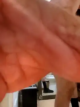 Snapshot of bobby69cock chatting on October 22, 7:01 am bobby69cock online show from October 22, 7:01 am