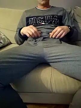 praqun2021 online show from March 30, 7:15 pm