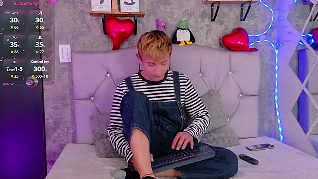 Chris Bennett online show from February 25, 1:01 pm