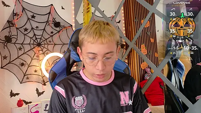 Chris Bennett online show from October 30, 2:07 pm