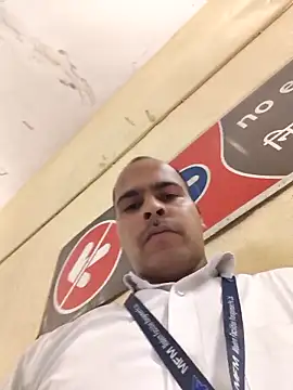 Vickyrajput009 online show from April 22, 4:01 pm