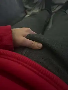 Snapshot of _Inchiodo_ chatting on December 27, 6:10 pm  Inchiodo  online show from December 27, 6:10 pm