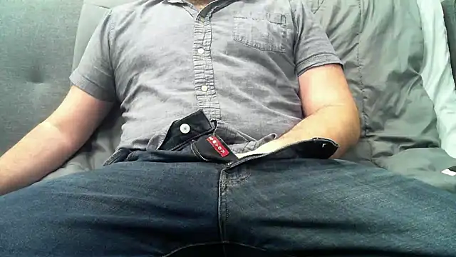 holeymoley25 online show from March 7, 10:32 pm